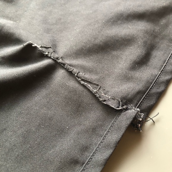 Under Armor Running Shorts ( Over Loved ) - Picture 3 of 3